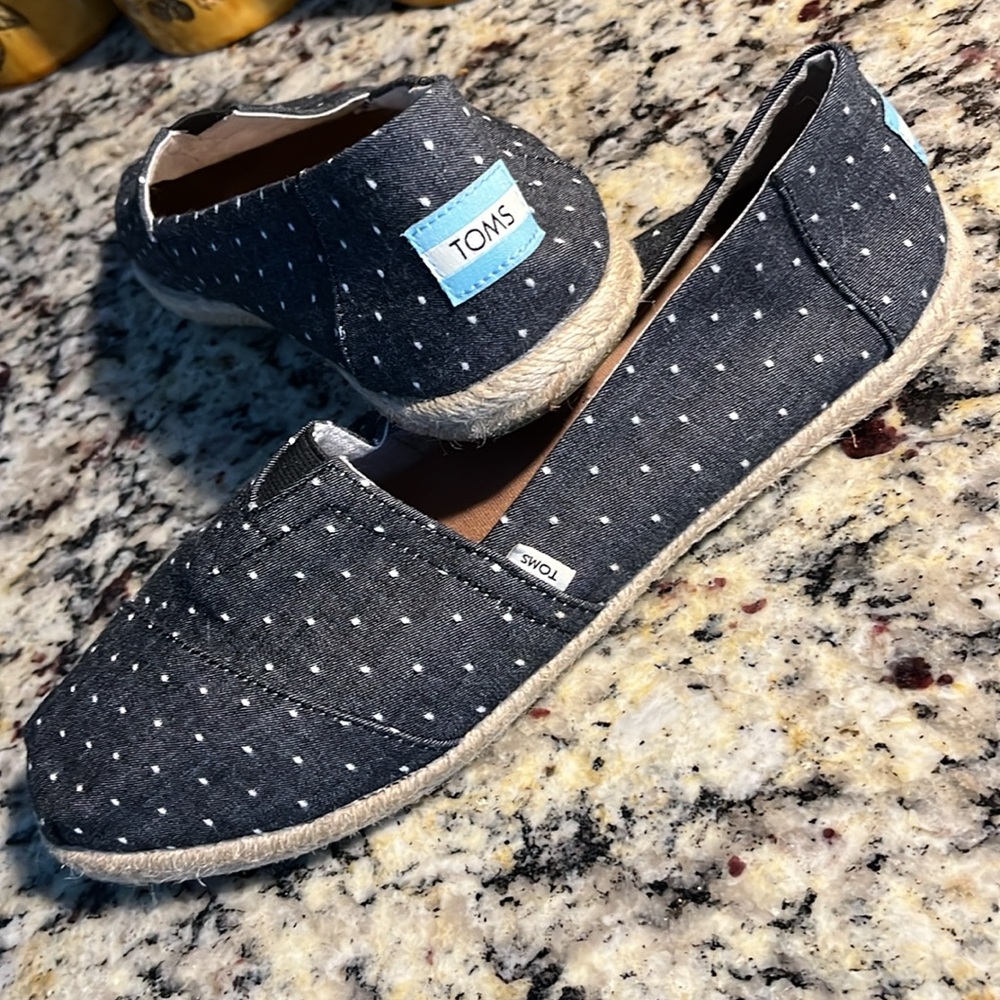 TOMS🐝🐝ESPADRILLE SLIP-ON SHOE